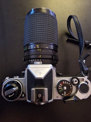 Nikon, Nikon fe 3245202 kamera med Tokina ATX 28-135 mm F4-4.6 linse samt taske med andre dele

Fri 