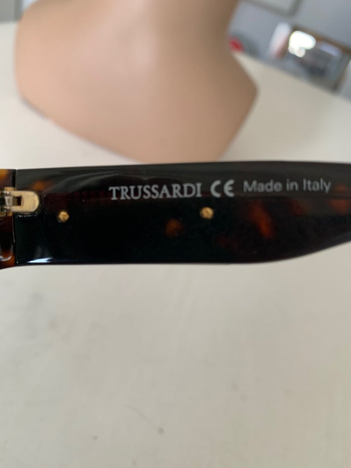 Solbriller dame, Trussardi