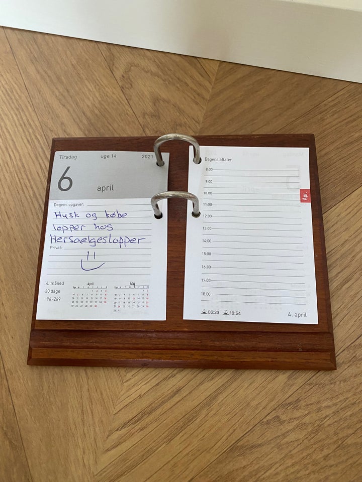 Kalender holder, Dansk design