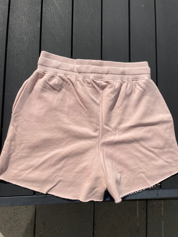 Shorts, 5 Pre Vie W, str. 32