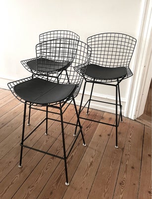 Køkkenstol, Stål, Jeg har tre stole. Uden mærker eller skader

Sædehøjde 67 cm 

Prisen er pr stk