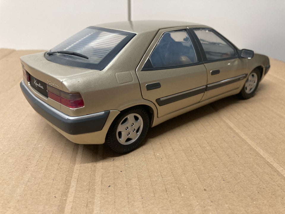 Modelbil, Citroën Xantia 1/18, skala 1:18