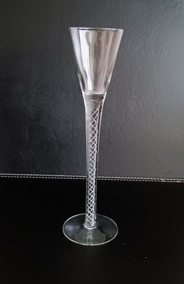 Glas, Snapseglas, Holmegaard "Nr.55", Holmegaard Snapsglas. "NR.55"
Glat spids kumme, luftspiraler i