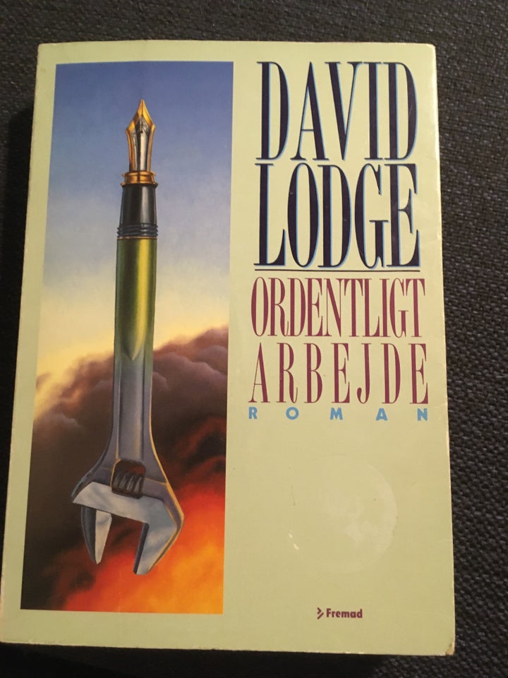Ordentligt arbejde, David Lodge, genre: roman