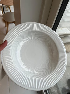 Porcelæn, Royal Copenhagen Pastatallerken, Royal Copenhagen, Royal Copenhagen 

Hvid riflet pastatal