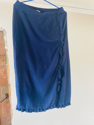 Anden kjole, Kokoon, str. S,  Blå,  Silke,  Næsten som ny, Virkelig smuk nederdel. Sælger også top s