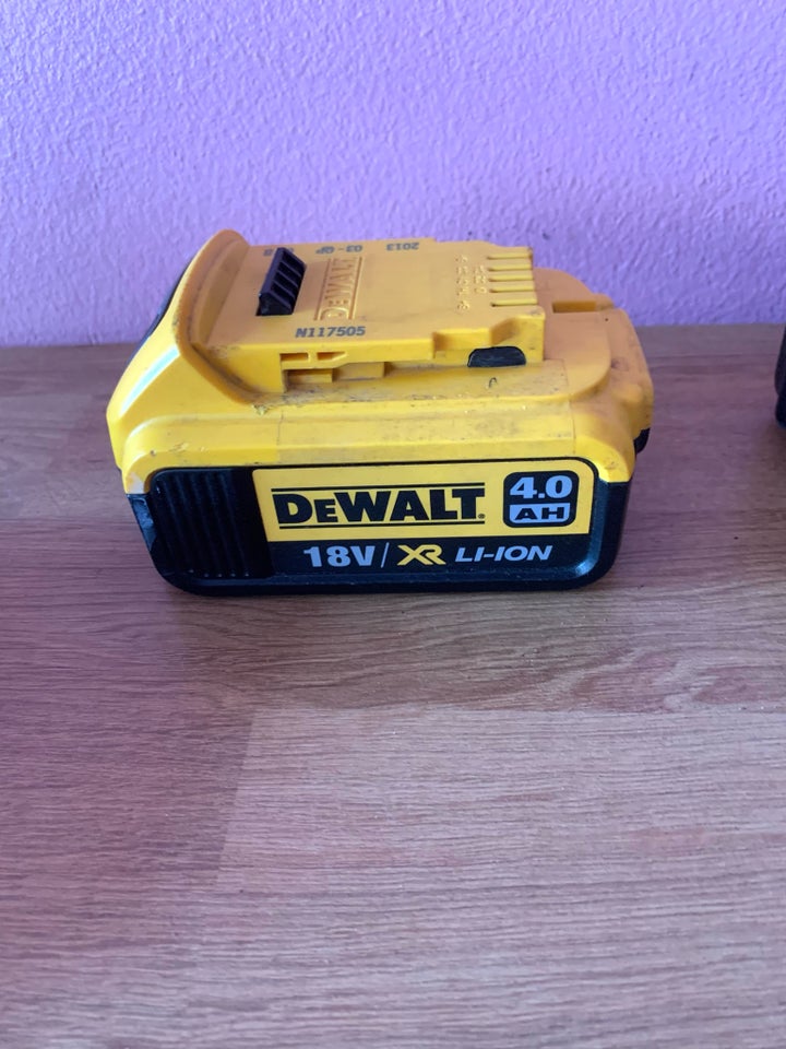 Batteri, Dewalt 4 Ah