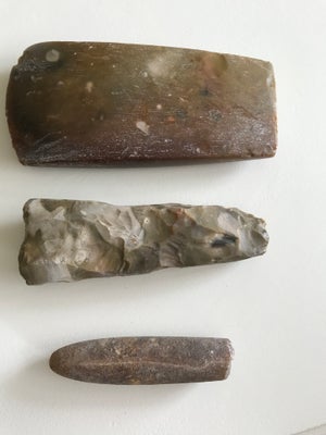 Andre samleobjekter, Stenøkse., Smuk stenøkse  17+7 cm, fundet på Falster for mange år siden. Smuk i