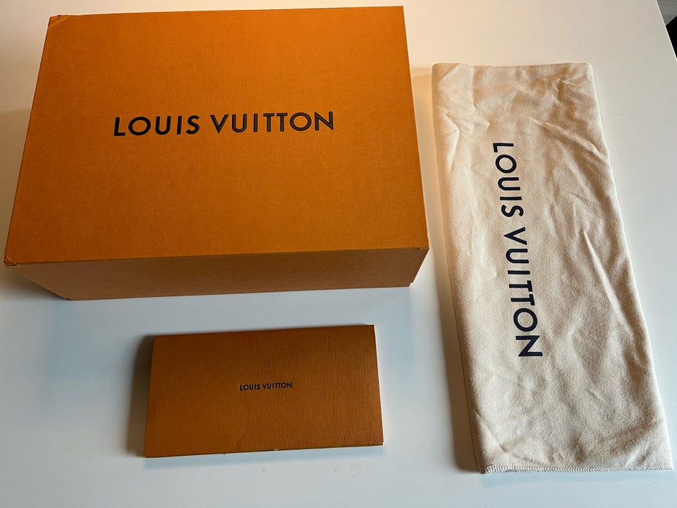 Anden taske, Louies Vuitton