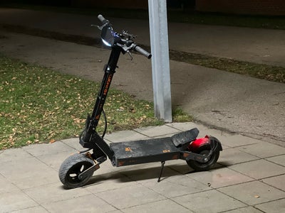 El-løbehjul, Kukirin G4, str. 11 inch, I'm selling a Kukirin G4 V3 scooter. In perfect condition. It