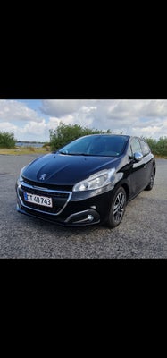 Peugeot 208, 1,2 VTi 82 Envy+, Benzin, 2018, km 88000, sortmetal, træk, nysynet, klimaanlæg, aircond