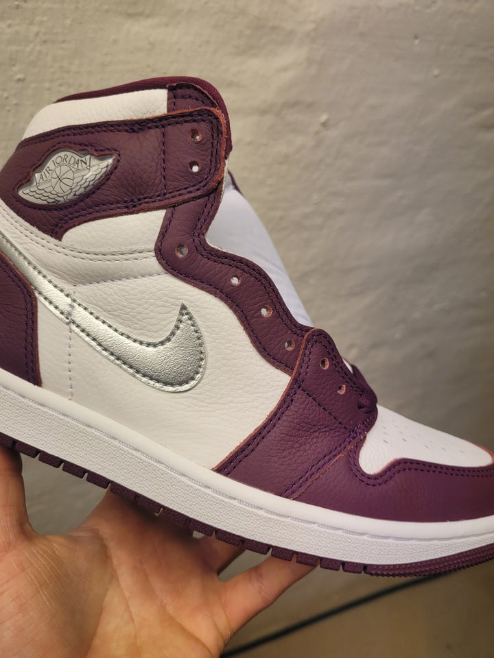 Sneakers, Jordan 1 High Bordeaux, str. 42