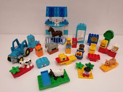 Lego Duplo, Bondegård,Traktor, Dyr, Mennesker Samt forskellige klodser og figurer…Sælges som vist på
