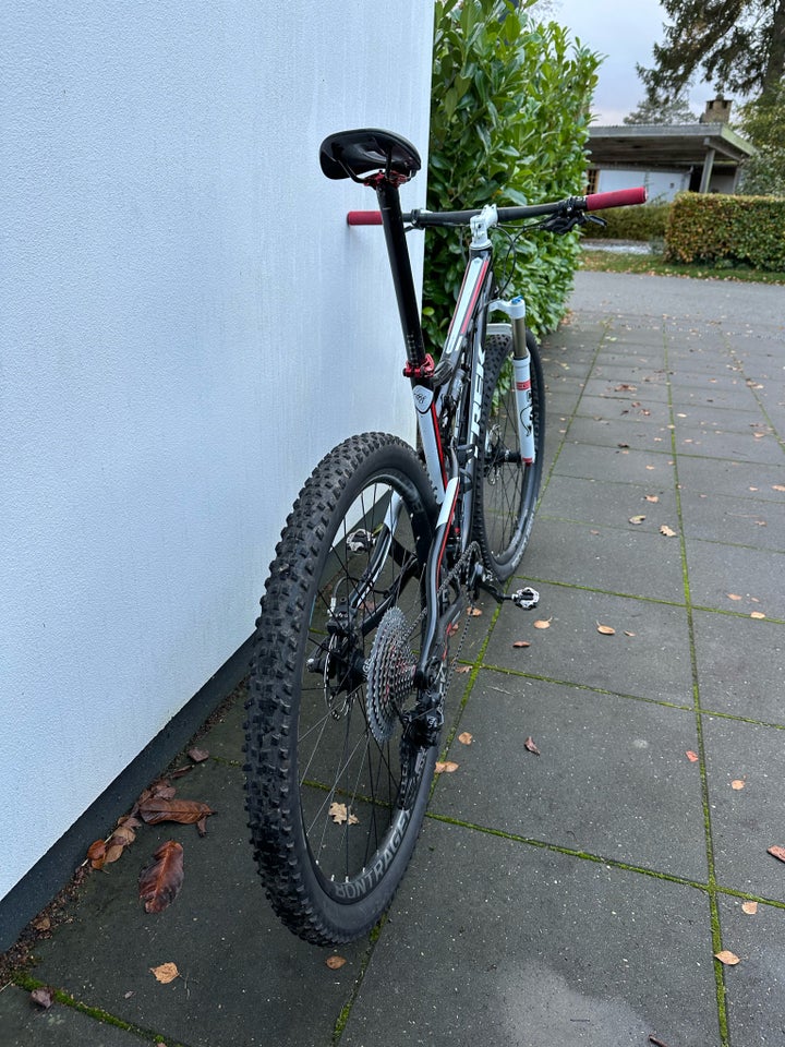 Trek Superfly 100 AL Pro , full suspension, 19 tommer