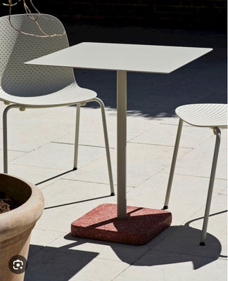 Cafebord, Hay, b: 60 l: 60, 


We used it inside.
Good condition!!



HAY Terrazzo Table 60x60 cm - 