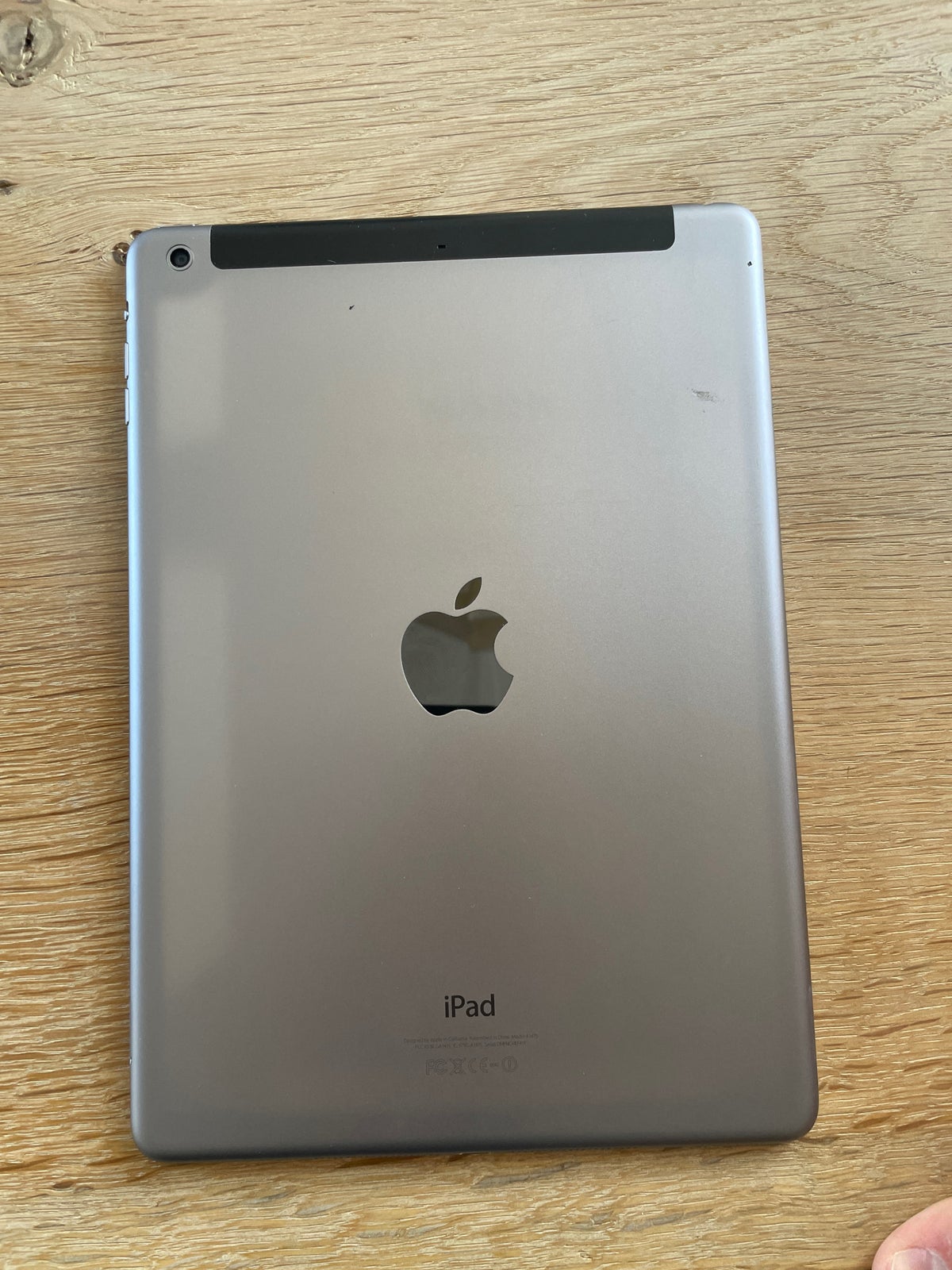 iPad Air, 32 GB, sort