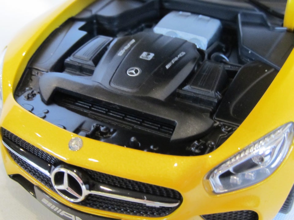 Modelbil, 2015 Mercedes Benz AMG GT S, skala 1:18