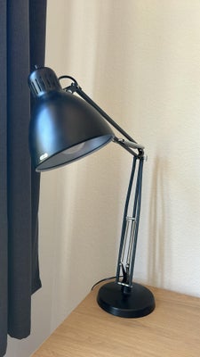 Arkitektlampe, Luxo L-1, 
Hej,
Sælger denne Luxo L-1 lampe da jeg ikke får brug for den mere. Prakti