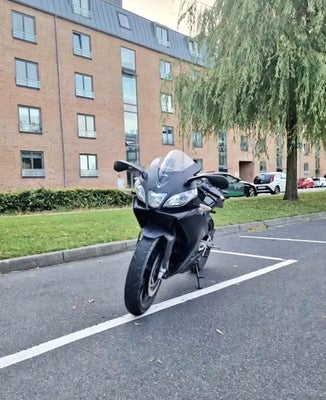 Aprilia RS4 125cc, 2017, 23000 km, Sort, Sætter min elskede Aprilia til salg, da jeg står til at køb