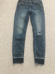 newness Hjemløs jungle Find Hullede Jeans på DBA - køb og salg af nyt og brugt