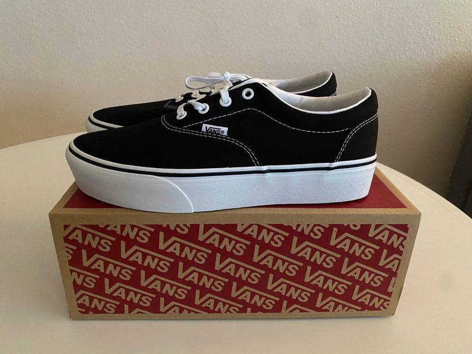 Sneakers, str. 41, Vans “Doheny Platform” (Canvas)