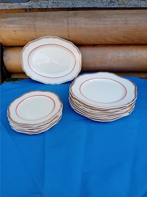 Porcelæn, Tallerkener, Arabia, 1 lille fad, 8 tallerkener,  8 små tallerkener 
Med brugsspor
SE OGSÅ