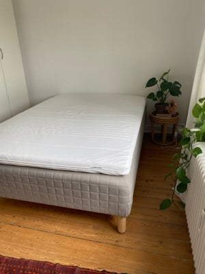 Boxmadras, Ikea, b: 140 l: 200, Jeg sælger desværre denne dejlige seng da jeg skal flytte i en lejli