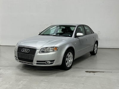 Audi A4, 1,6, Benzin, 2004, km 253000, sølvmetal, nysynet, 4-dørs, 16" alufælge, - Tidligere reg.nr.