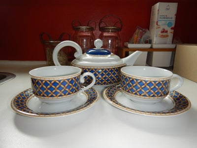 Porcelæn, te kande og te kopper, Royal Copenhavn Liseslund, te kande og 2 kopper
Liselund fra Royal 