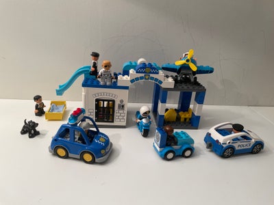 Lego Duplo, Fangerne stikker af fra fængslet i politistationen. De har stablet seng, WC, håndvask og