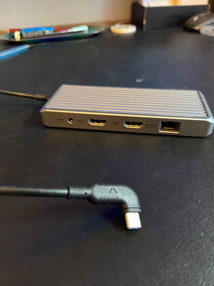 Unisynk 10-Port USB-C hub (grå) - Elgiganten