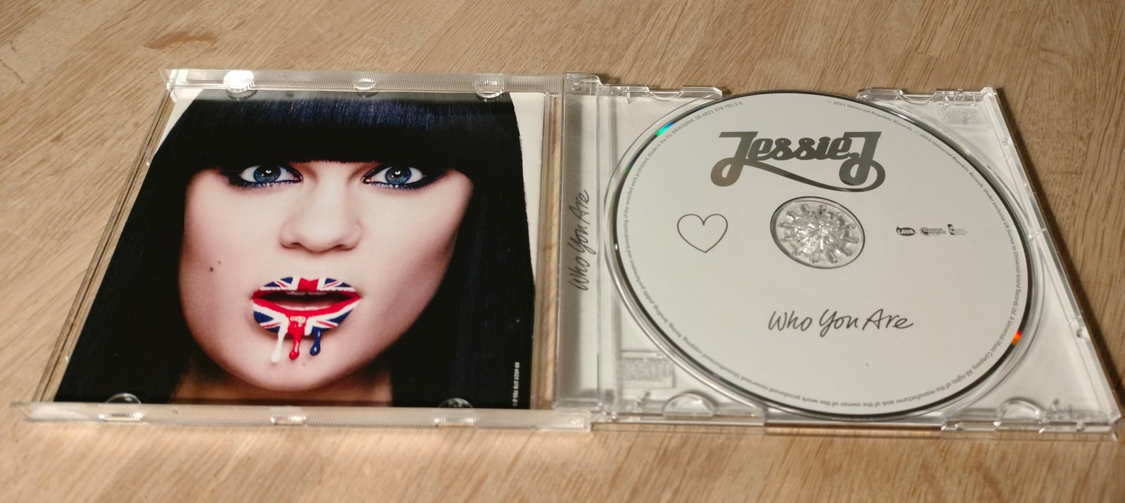 Jessie J: Who You Are (Platinum Edition), electronic