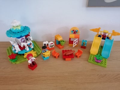 Lego Duplo, Forlystelsespark NR10841 Med drejelig karrusel og meget mere



