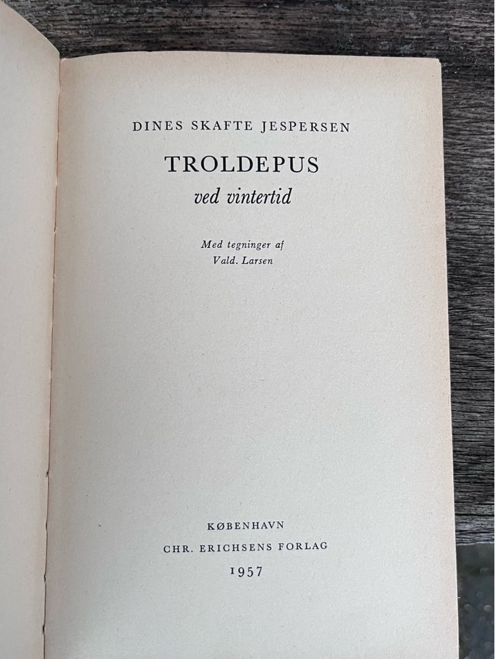 Bøger og blade, 2 Gamle Troldepus bøger.