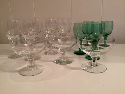 Glas, Kirsten Piil, Holmegaard Glasværk, 
6 Rødvinglas
5 Grønne Hvidvinsglas
3 Champagneglas

Pris p