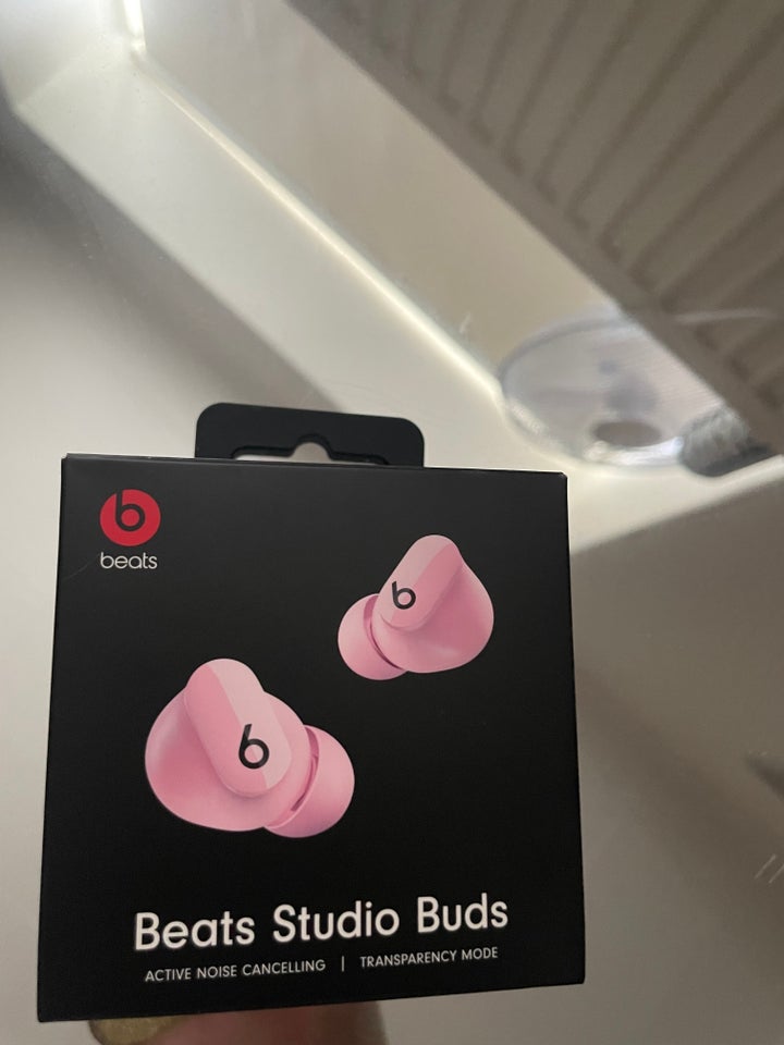 in-ear hovedtelefoner, Beats by Dre, Beats studio buds