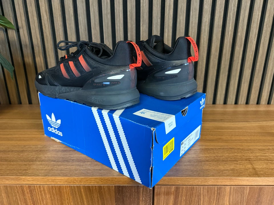 Sneakers, Adidas, str. 45