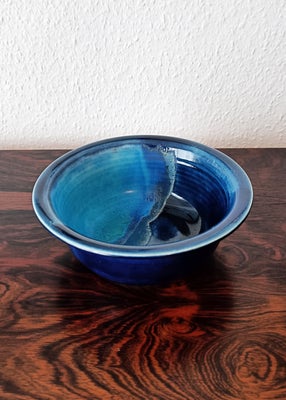 Keramik, Skål, Visby Keramik, Flot keramikskål fra Visby Keramik med blå / blågrøn glasur.

Ø:19,5cm