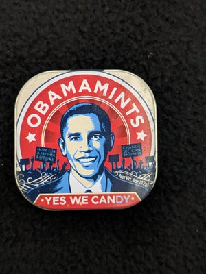 Dåser, Obama mints, Sjælden dåse fra Obamas præsidentkampagne i 2008, købt i USA samme år.

Teksten 