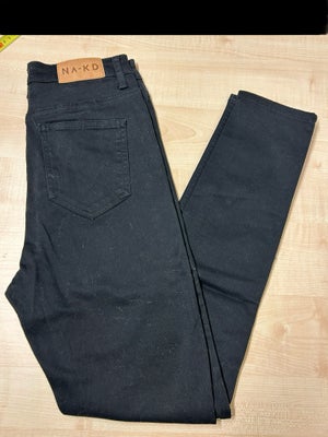 Jeans, NA-KD, str. 38,  Sort,  God men brugt, NA-KD ripped jeans Model: Reborn. 
Size 38. Vaskemærke