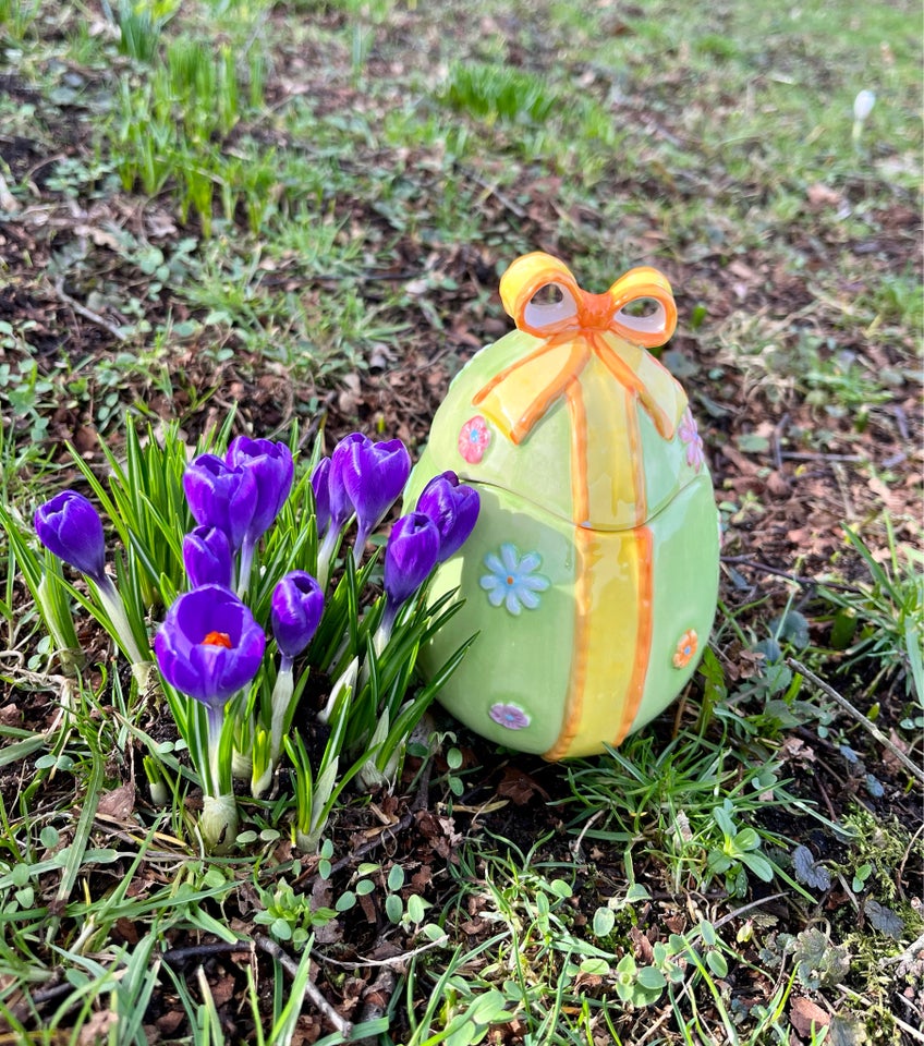 Porcelæn, Bonbonniere æg fra Pobra.