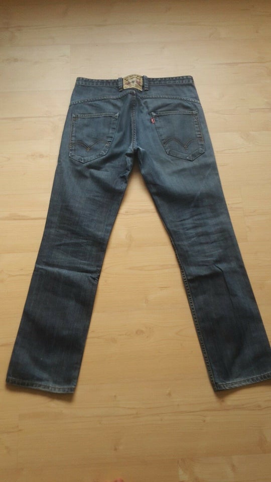 Jeans, Levis, str. 33