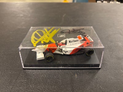 Modelbil, Diverse Mclaren , skala 1:43, 1:43 McLaren Jan Magnussen første løb i Adelaide.
Signeret a