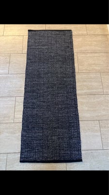 Løber, Bomuld, b: 65 l: 175, Super fin vævet løber i bomuld. 65x175cm. Sort/hvid. Fremstår flot og v