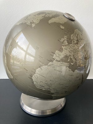 Globus, Menu, Flot globus i stål fra Menu.

Afhentning i Egå, Aarhus eller Frederikshavn. 
Sendes ik