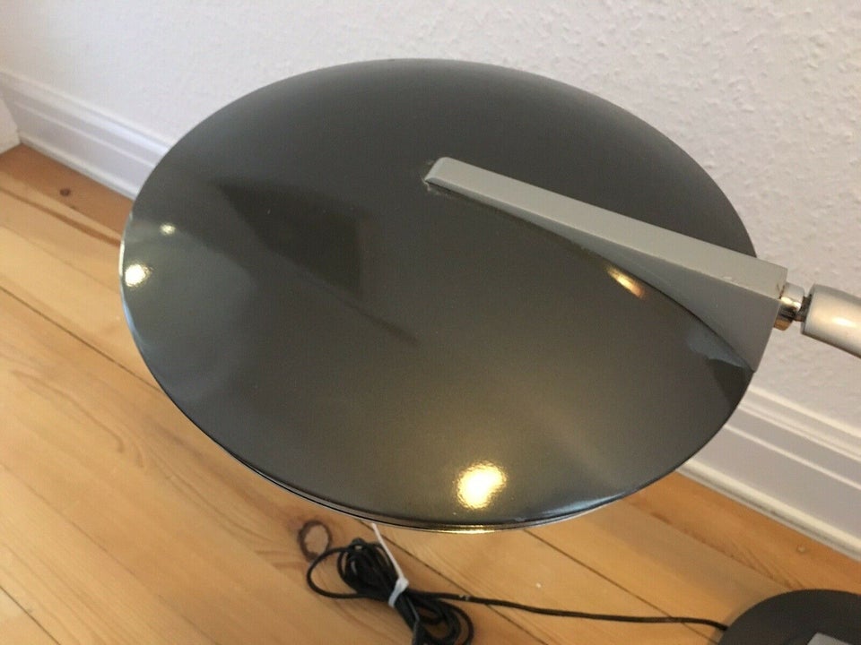 Anden arkitekt, Fase, bordlampe