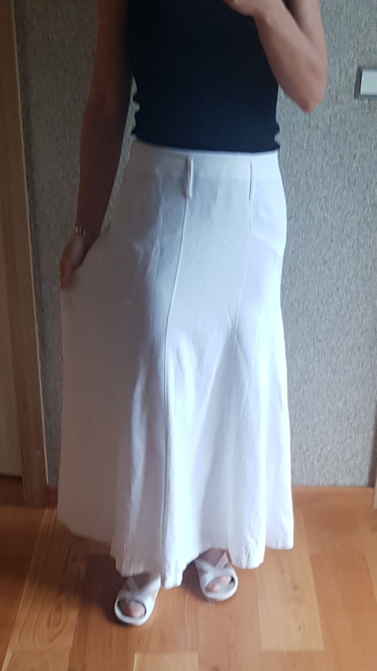 Maxi, str. 40, Dunnes M