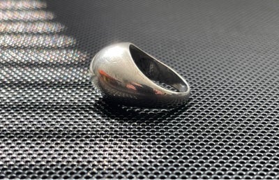 Fingerring, sølv, Just A., Vintage sølvring - stemplet Just.A Sterling Danmark 672

Afhentes i Dysse