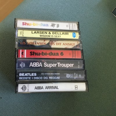 Kim Larsen, Abba, Beatles , Shu-bi-dua Lis Sørense: Blandet pop, pop, 7 velholdte kassette bånd
