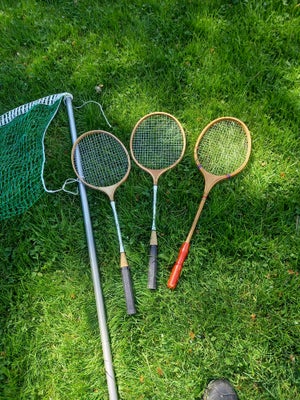 Badminton net, Badminton net til haven eller stranden. Ren retro med 3 ketchere af træ.